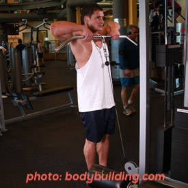 Trainer exercises upright row
